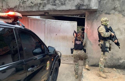 Polícia Federal realiza a Operação Transloading contra o tráfico de drogas e armas