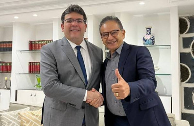 Governador Rafael Fonteles e deputado Dr. Hélio alinham pautas de eventos no litoral