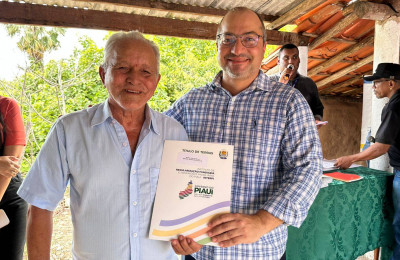 Interpi entrega títulos definitivos de terra para 192 famílias em Alto Longá