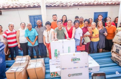 SAF entrega kits de irrigação para famílias de agricultores familiares em Esperantina