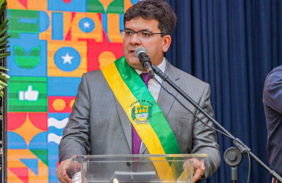 Rafael Fonteles homenageia personalidades nos 201 anos da independência do Piauí