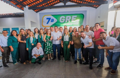 Governador Rafael Fonteles inaugura a reforma da 7ª GRE em Valença do Piauí