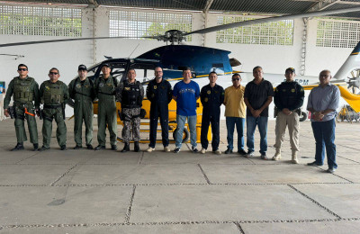 Helicóptero doado pela PRF para Secretaria de Segurança chega ao Piauí