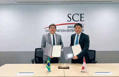 Governador assina acordos de cooperação com empresas internacionais em Singapura