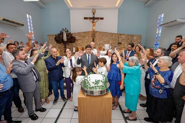 As comemorações pelos 39 anos do governador Rafael Fonteles começou com missa em ação de graças