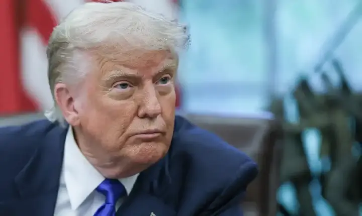 Após encontro com Flávio Bolsonaro, Trump anuncia 