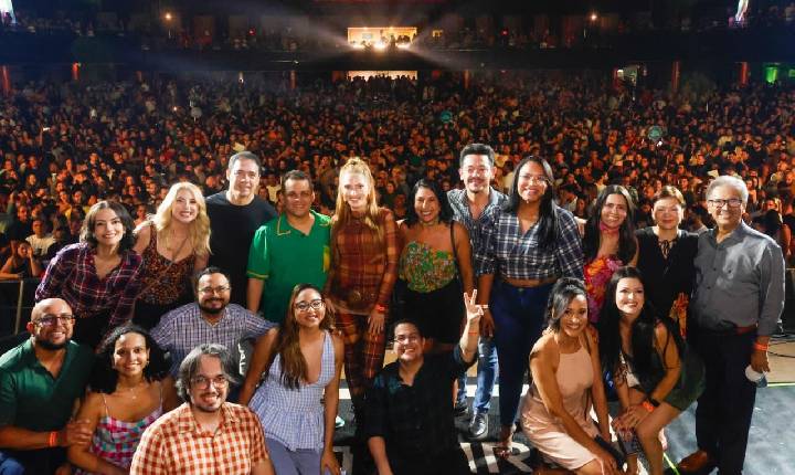 Arraiá da Advocacia 2026 reúne 9 mil pessoas com show da Taty Girl