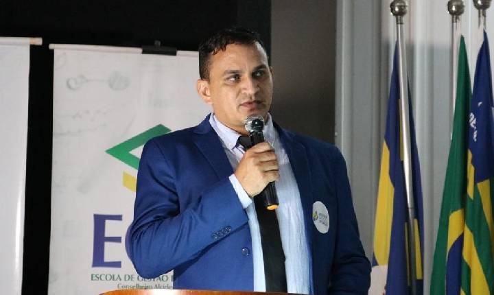 Avep reage à PEC que acaba com cargo de vereador em cidades com menos de 30 mil habitantes