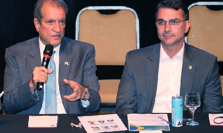 Bloqueio de R$ 119 milhões: Flávio defende Valdemar Costa Neto e ataca STF
