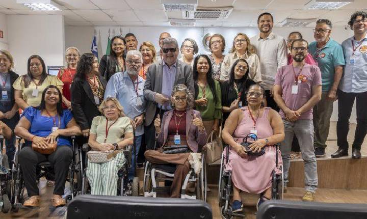Candidatos assinam Carta-Compromisso pela garantia dos direitos das pessoas com deficiência