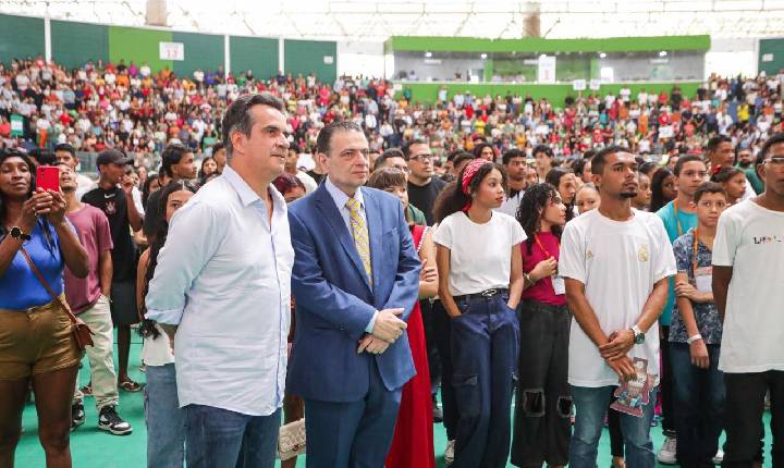Ciro Nogueira acompanha Pastor Gessivaldo na 