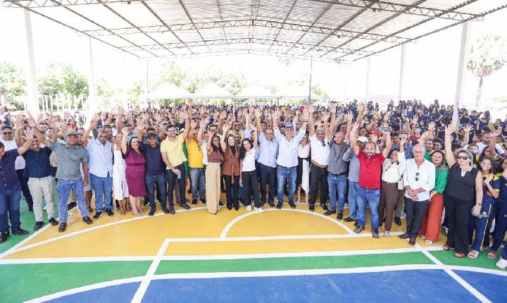 Ciro Nogueira entrega obra e anuncia investimentos em São João do Piauí