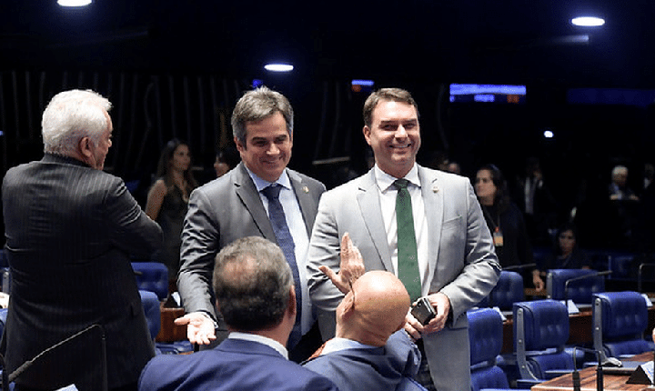 Ciro ouve o Progressistas e maioria rejeita aliança com Flávio Bolsonaro