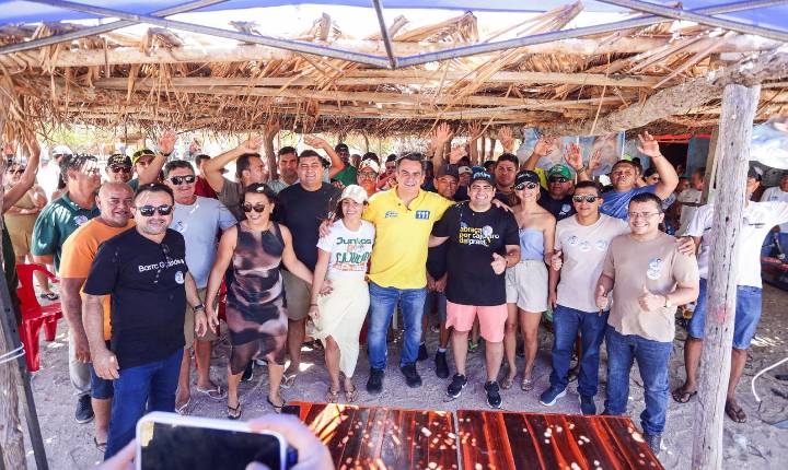 Ciro percorre vários municípios, celebra novas adesões e agradece carinho de eleitores