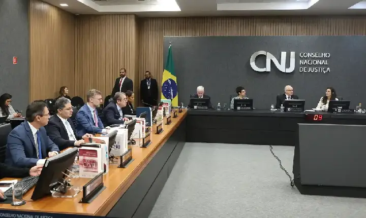 CNJ afasta por dois anos a ex-juíza da Lava Jato Gabriela Hardt