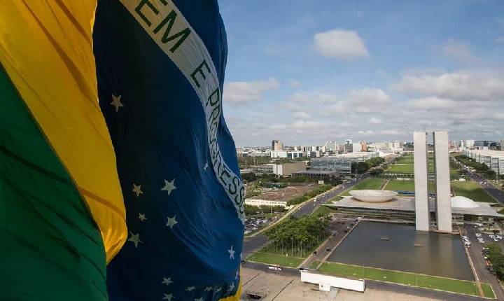 Comunidade científica alerta para risco de interferência dos EUA nas eleições brasileiras