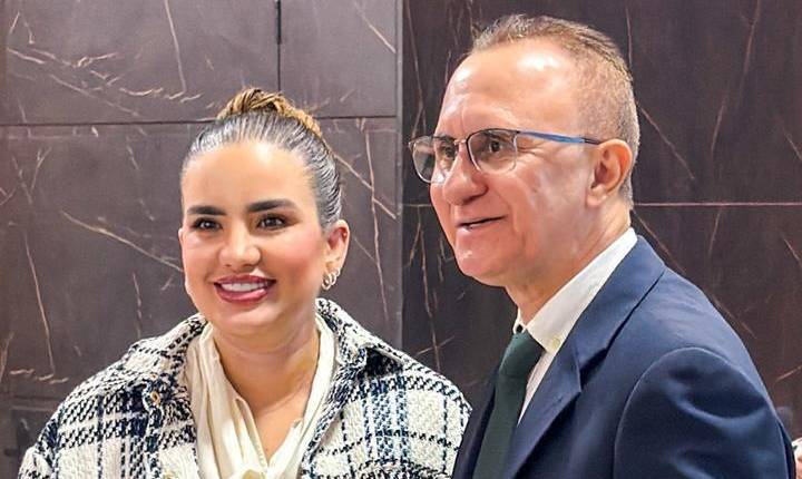 Deputada Bárbara do Firmino recebe o título de cidadã inhumense