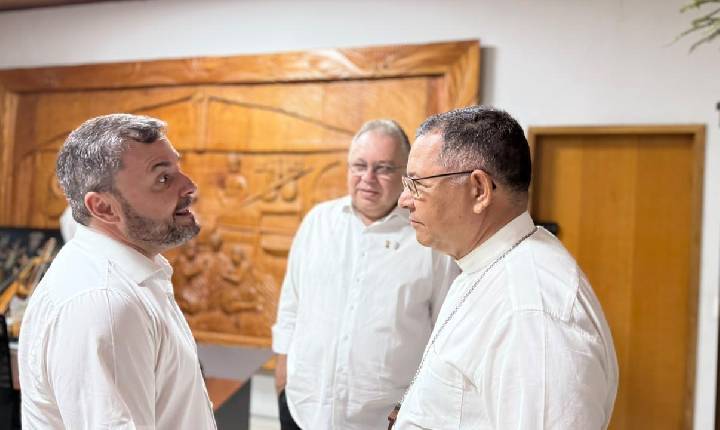 Deputado federal celebra aniversário de Parnaíba com novos avanços na restauração da Catedral