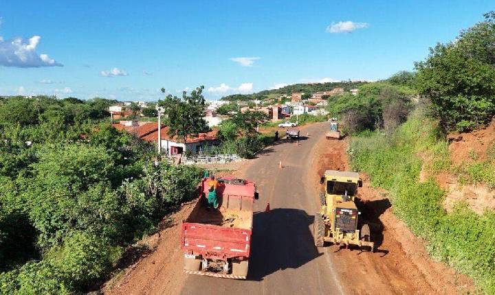 DER-PI inicia execução das obras na rodovia que liga Picos a Aroeiras do Itaim