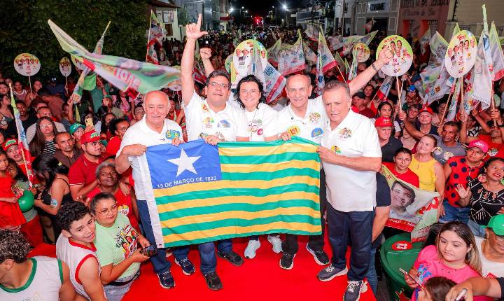 Em Piripiri, Rafael Fonteles reúne multidão e ressalta série de ações no município