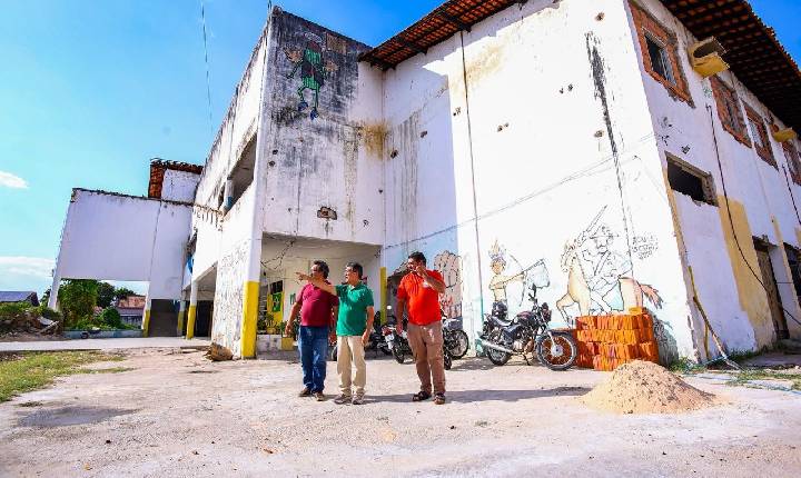 Escolão abandonado no Alto Alegre pode virar moradia para 94 famílias