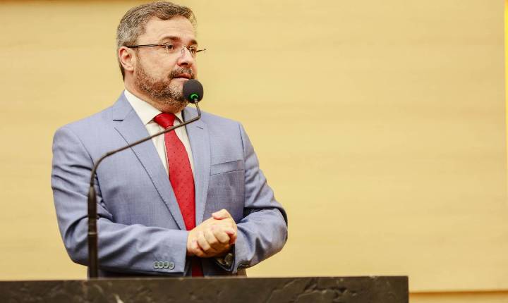Fábio Novo sobe o tom das críticas à gestão do prefeito Sílvio Mendes em Teresina