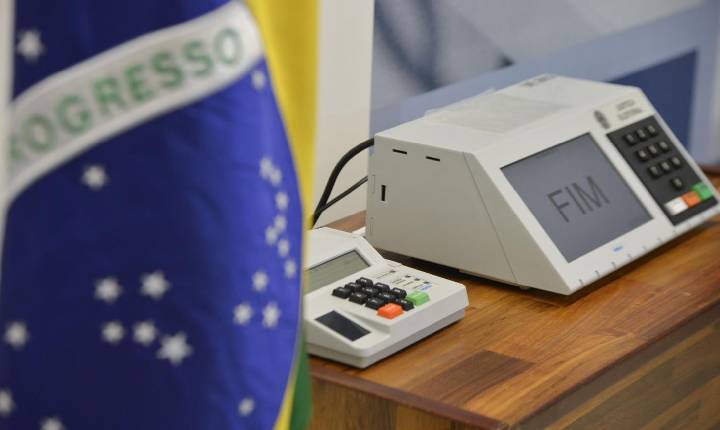 Faltam 25 dias: saiba qual é a ordem de votação na urna eletrônica