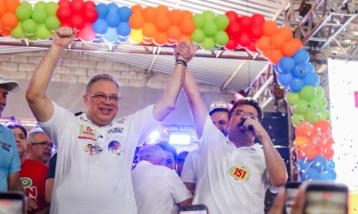 Florentino Neto inaugura comitê em Parnaíba acompanhado do governador Rafael Fonteles