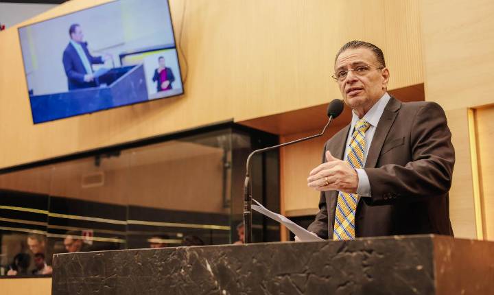 Gessivaldo Isaías cobra a presença de deputados nas comissões técnicas