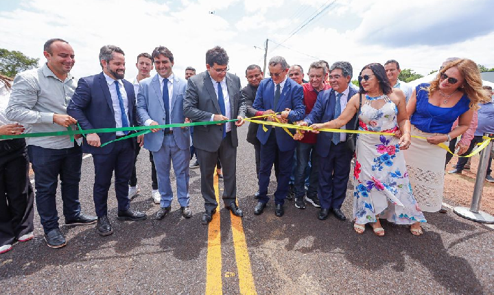 Governo do Estado executa 46 obras em Piracuruca com investimentos em rodovias e estradas vicinais