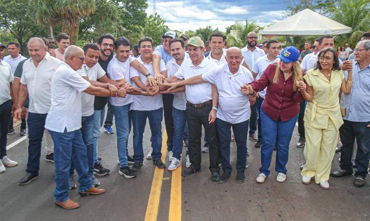 Governo entrega asfaltamento de avenida e reforça investimentos em Nazaré do Piauí