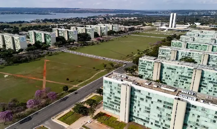 Governo nomeia 500 aprovados no CNU para carreiras transversais