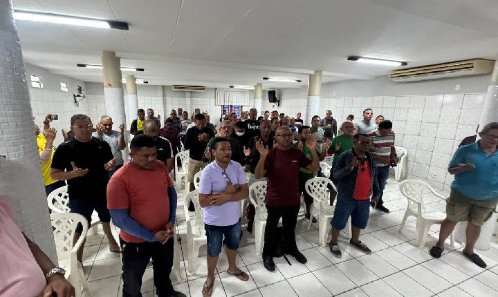 Greve de ônibus está suspensa após acordo entre sindicatos em Teresina