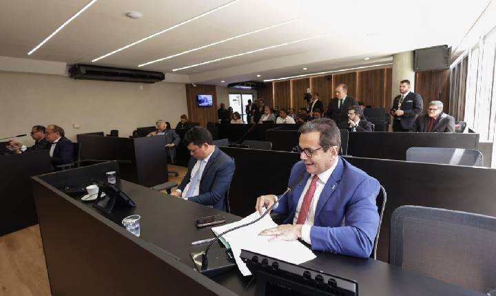 Henrique Pires destaca trabalho da CCJ com aprovação de nove matérias nesta segunda-feira (24)