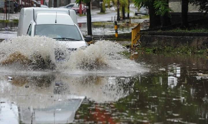 Inmet alerta sobre chuvas intensas no Piauí e em mais 12 estados