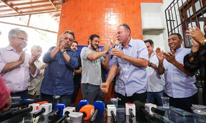 Jeová Alencar se filia ao União Brasil na presença de Rueda, Ciro e Joel