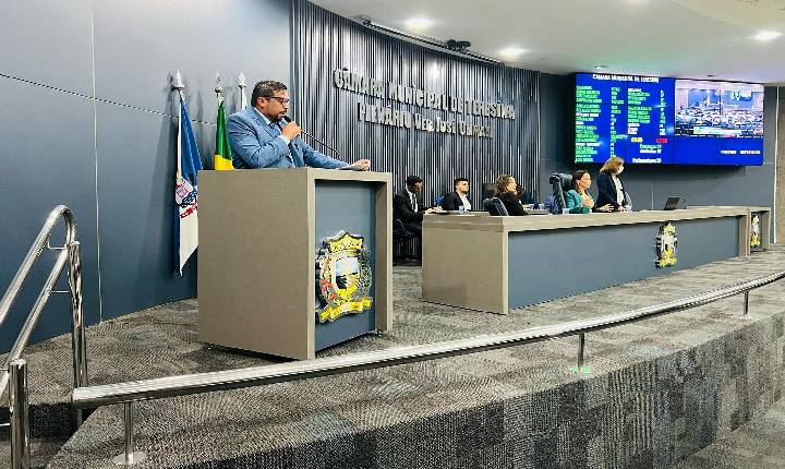 João Pereira defende aumento salarial de 22% para trabalhadores da Educação