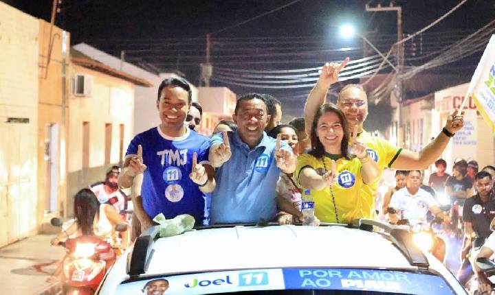 Joel percorre as ruas de Floriano: “aqui vai ser um caminhão de votos no 11”