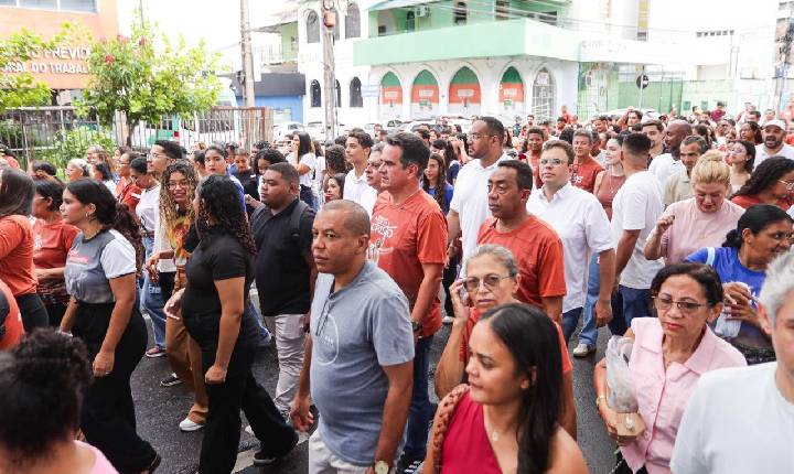 Joel Rodrigues participa da Procissão Luminosa em Teresina