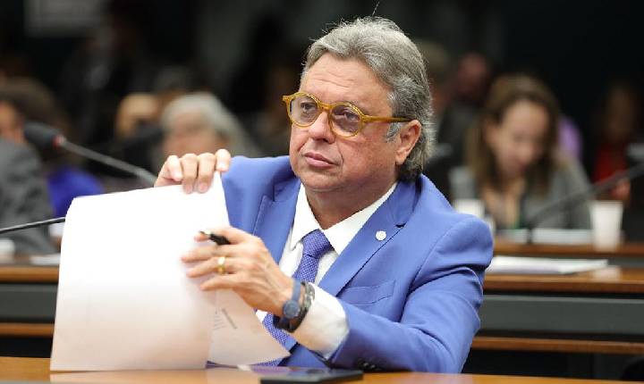 Júlio Arcoverde reforça defesa pela redução da tarifa de energia no Piauí