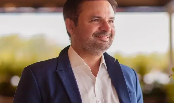 Mainha desiste da pré-candidatura e apoia Joel Rodrigues para governador
