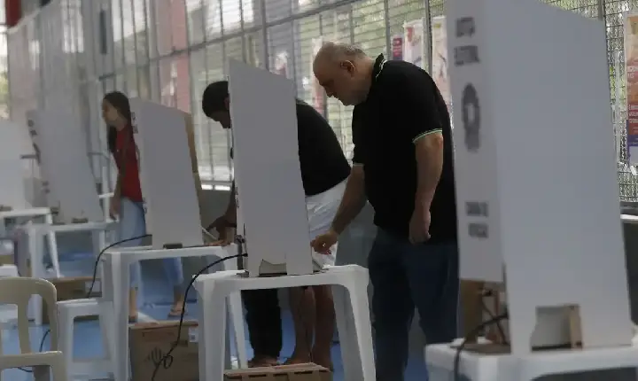 Mais de 155 milhões de brasileiros e brasileiras vão às urnas em 4 de outubro