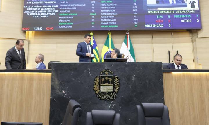 Mais propostas em defesa de famílias neurodivergentes são lida em Plenário