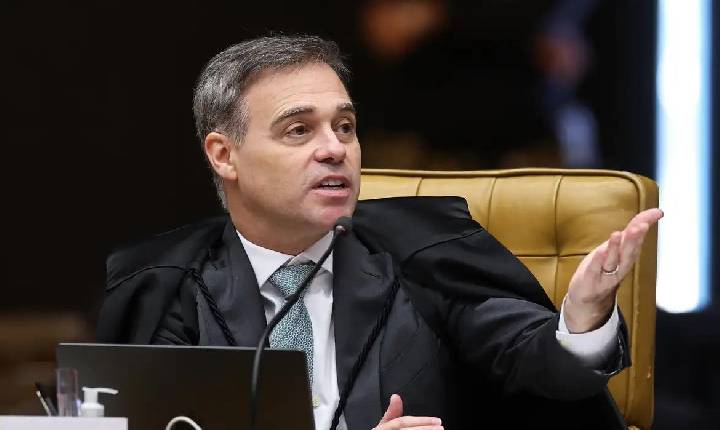 Mendonça acompanha Fachin e vota por julgamento separado de Moraes