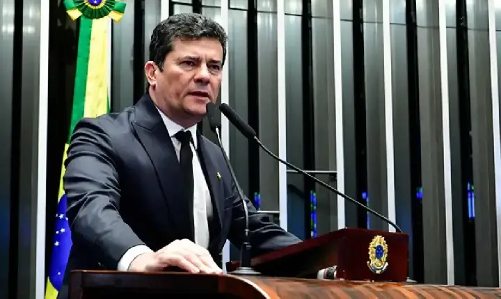 Moro tem cinco dias para responder a processo de calúnia contra Gilmar