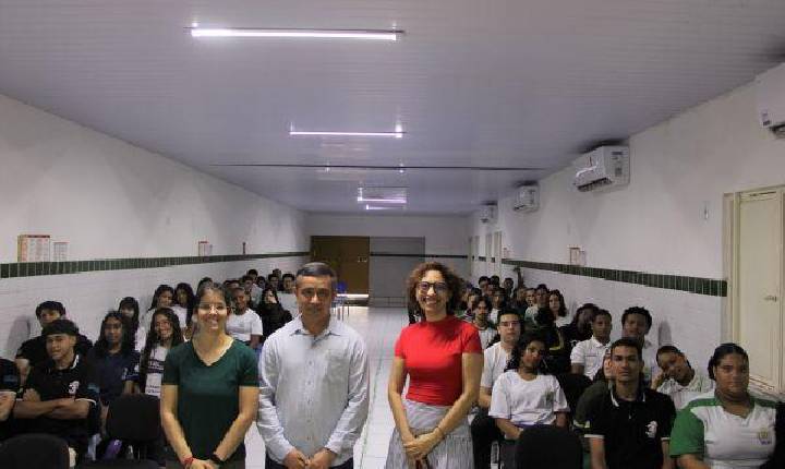 MPT-PI debate trabalho escravo contemporâneo com estudantes de escola pública