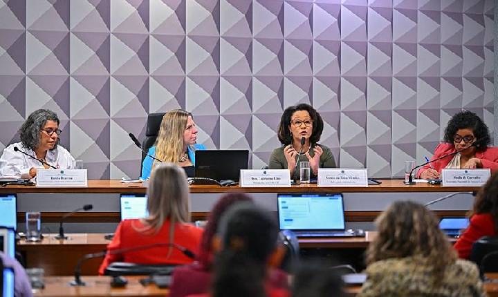 Mulheres pedem aprovação imediata do projeto que torna a misoginia crime