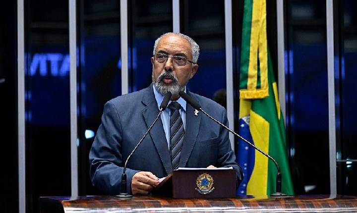 Paulo Paim diz esperar que PEC contra escala 6x1 seja votada pelo Senado