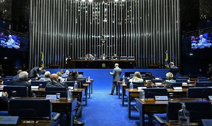 Plenário analisa piso R$ 5.130,63 para professores da educação básica pública em 2026