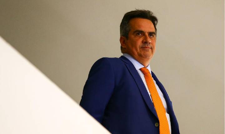 Polícia Federal afasta relação entre Beto Louco e repasse de Vorcaro a Ciro
